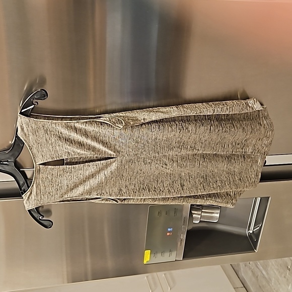 💕SANCTUARY💕 Gold Foil Tank Top with Back Slit Small S NWT - Picture 8 of 15